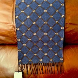 NWT GUCCI Scarf